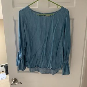 Gap ruffled sleeve chambray top